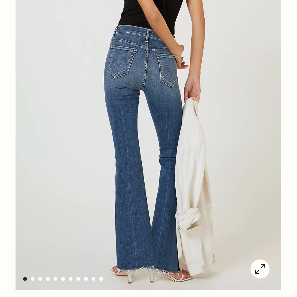 MOTHER The Weekender Mid Rise Flair Jeans